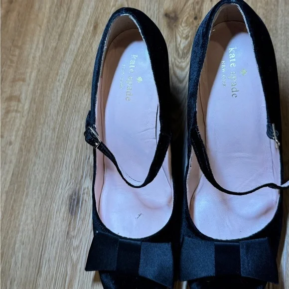 Kate Spade Black Heels with Bow Accent - Picture 9 of 13